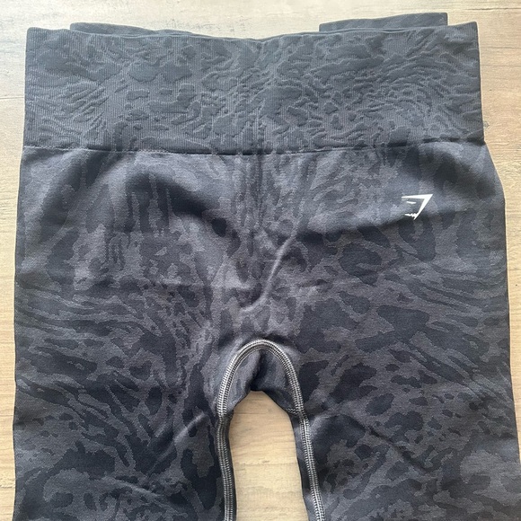 Gymshark Leopard Patterned Leggings - Picture 2 of 5